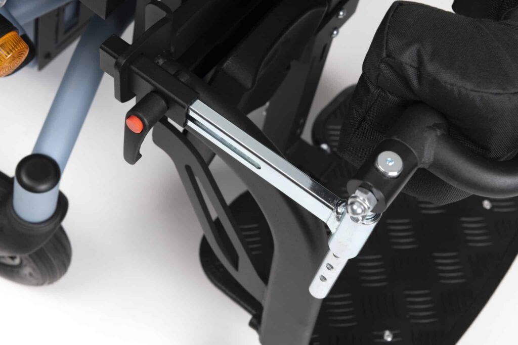 Püstitõstmisfunktsiooniga ratastool Forest 3 S.U.