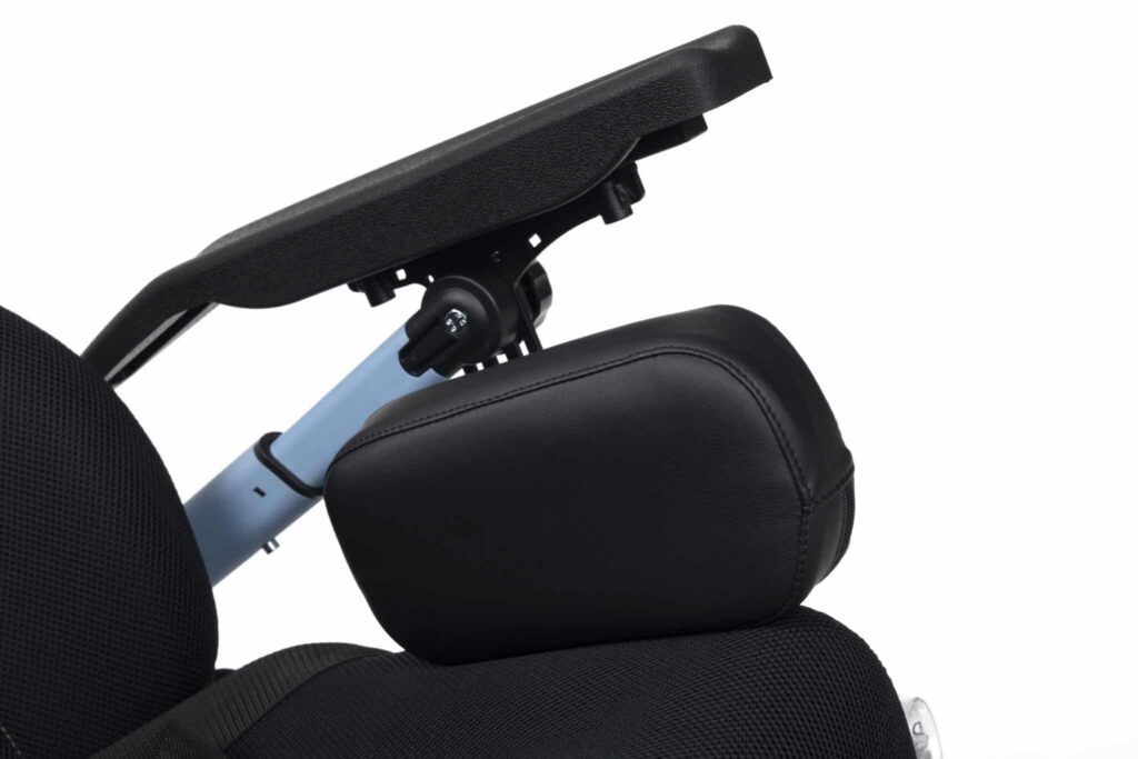 Püstitõstmisfunktsiooniga ratastool Forest 3 S.U.