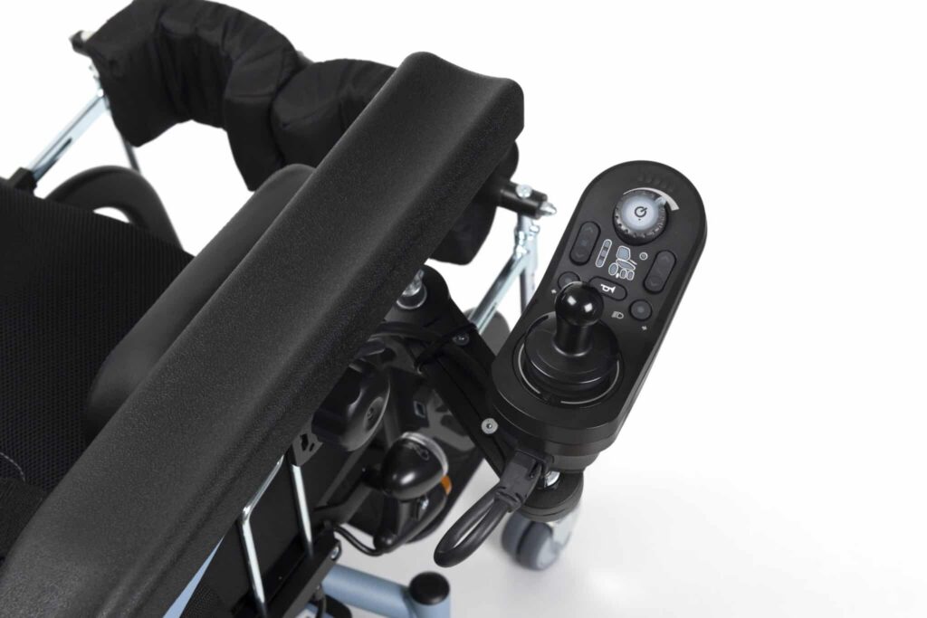 Püstitõstmisfunktsiooniga ratastool Forest 3 S.U.